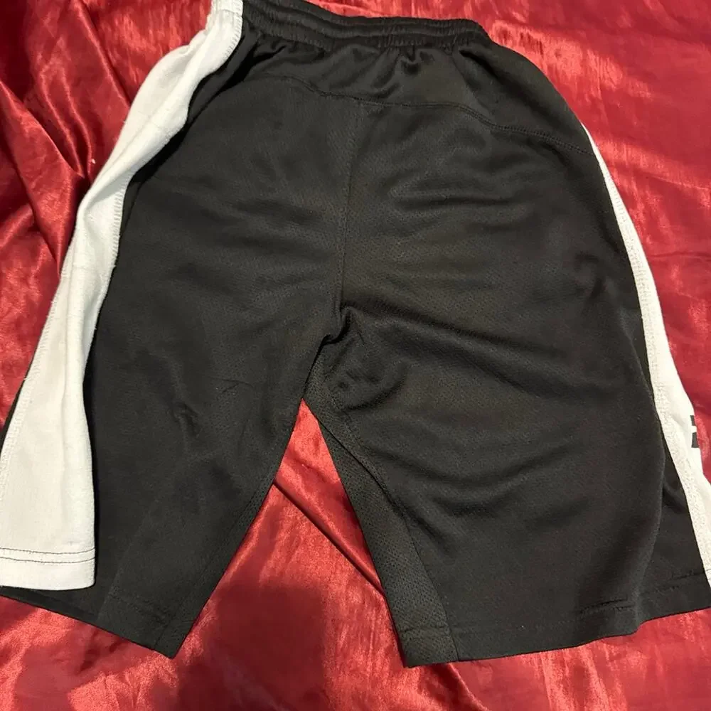 Air Jordon shorts M kids size 10-12